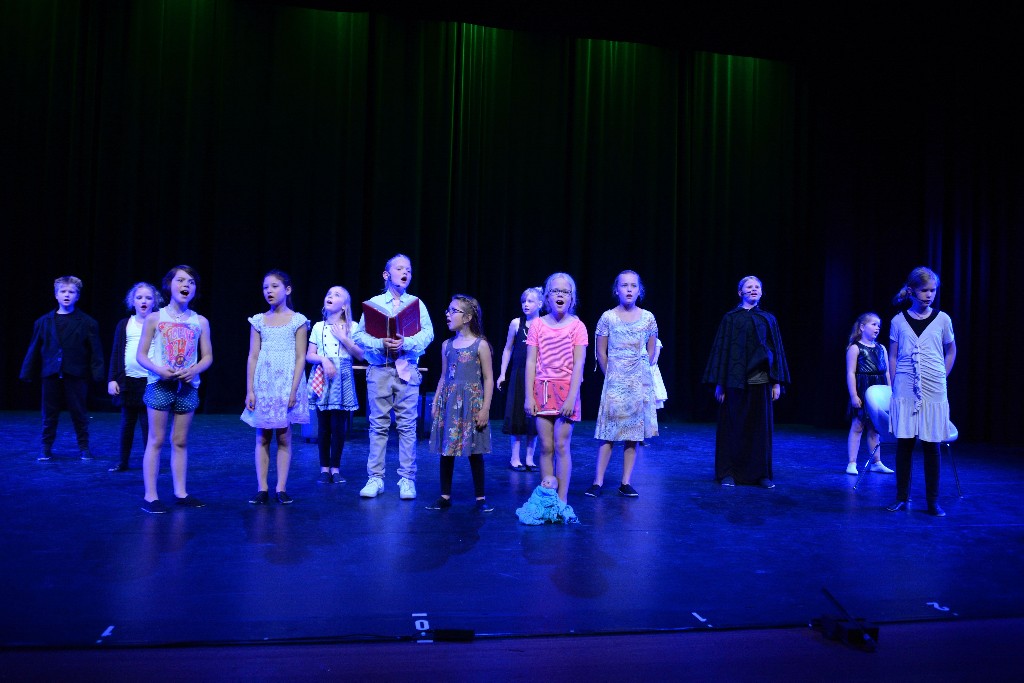 ../Images/Musical Nanny de Vries 188.jpg